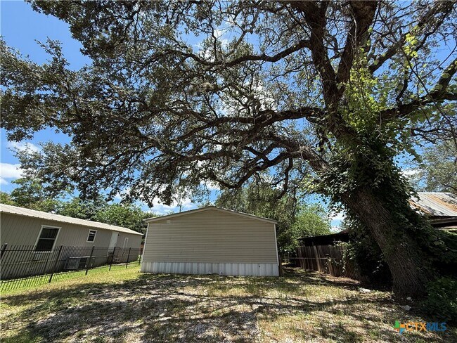 Building Photo - 319 E Zipp Rd