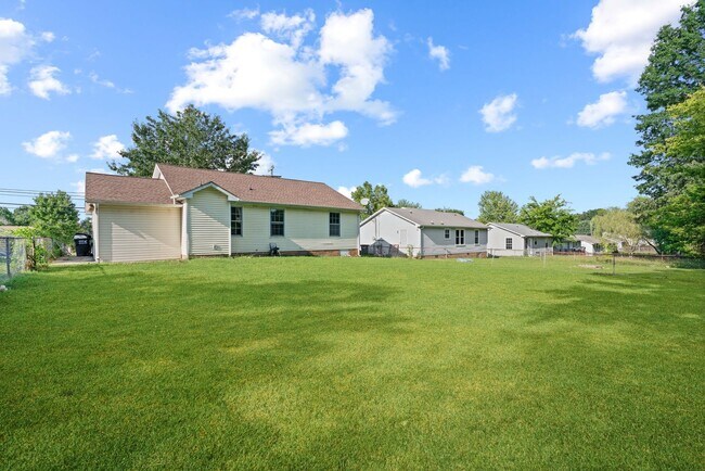 Building Photo - Renovated 3-Bed/2-Bath Home with Garage & ...