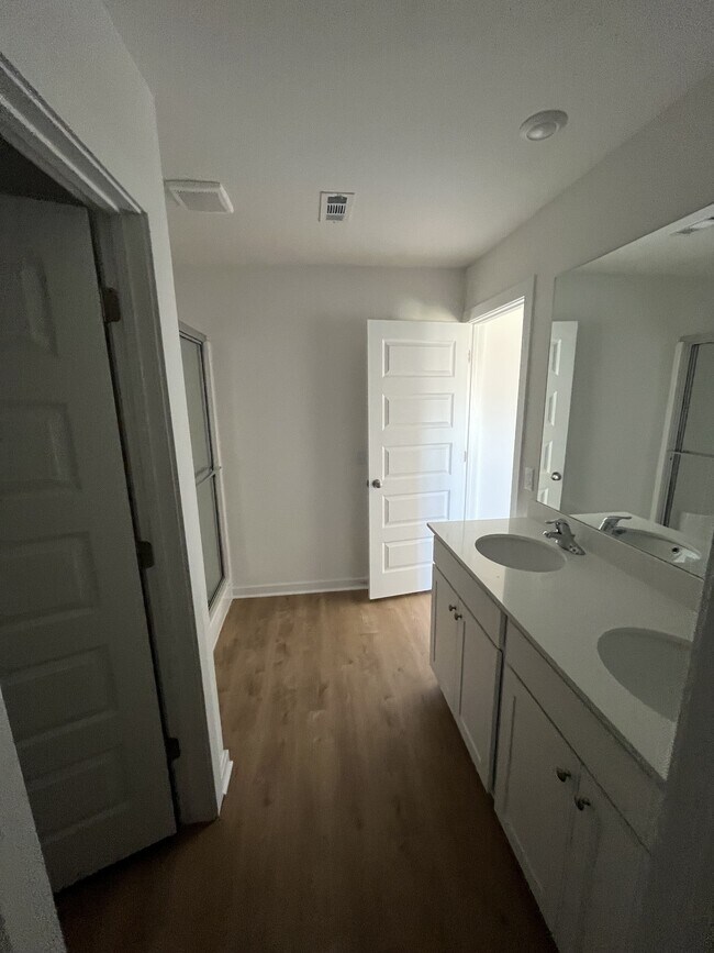 Building Photo - 573 Arizona St