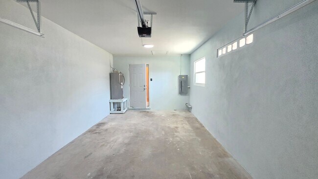 Building Photo - Four Bedroom Pool Home - Second Floor View of Manatee River