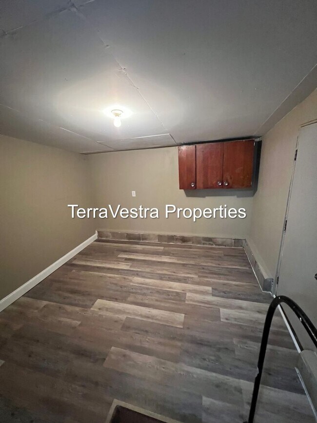 Building Photo - Great 3 Bed with a bonus room in Salem! Eligible for $500 Security Deposit.