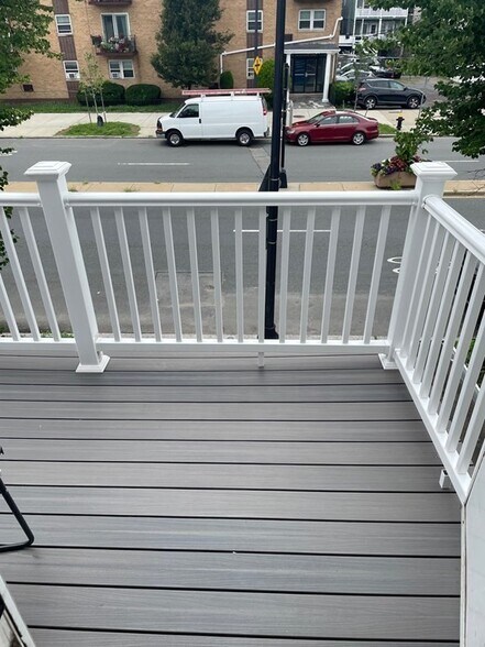 Building Photo - 723 Bennington St