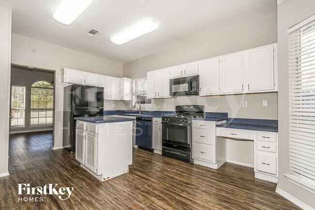 Building Photo - 1716 Trinity Hill