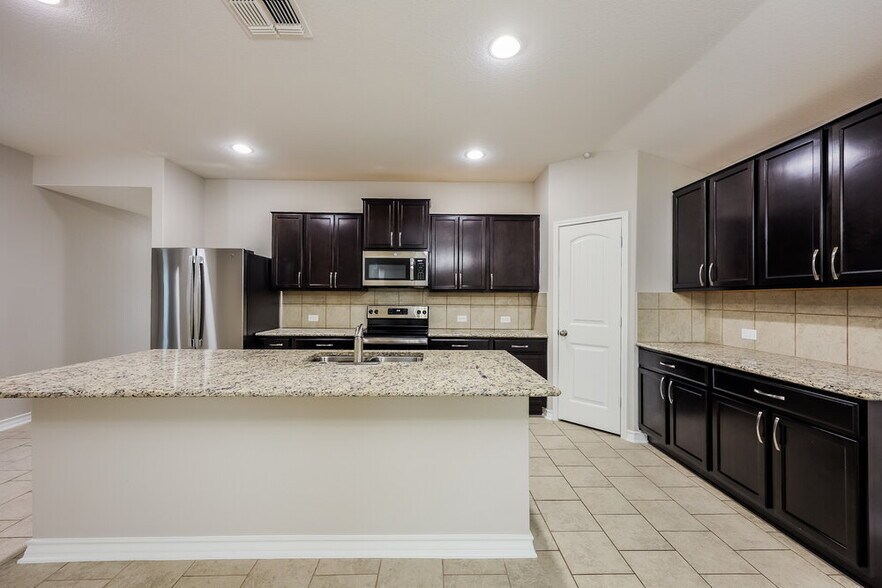 Building Photo - 12114 Pearl Jubilee