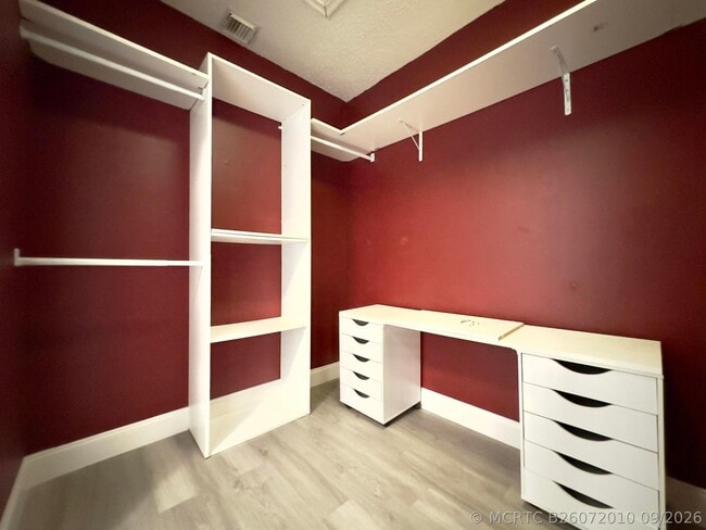 Building Photo - 1118 Fosters Mill Dr