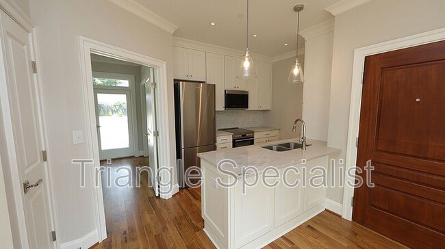 Building Photo - 2018 Smallwood Dr