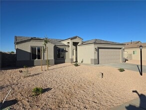 Building Photo - 2951 E Colina Cerbat