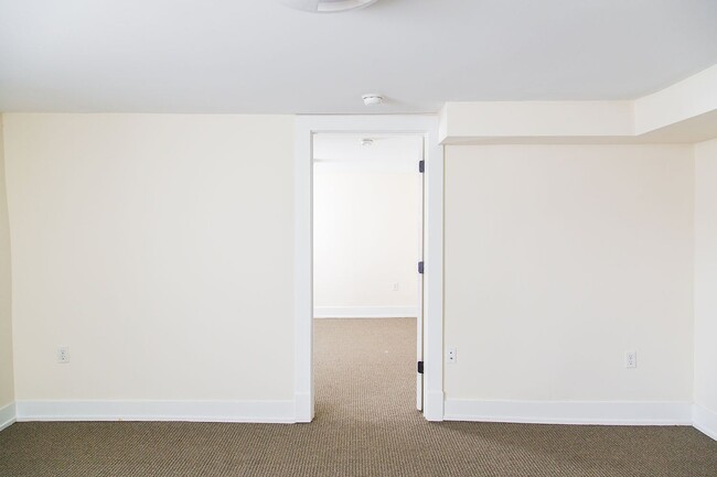 Interior Photo - Paradise Flats