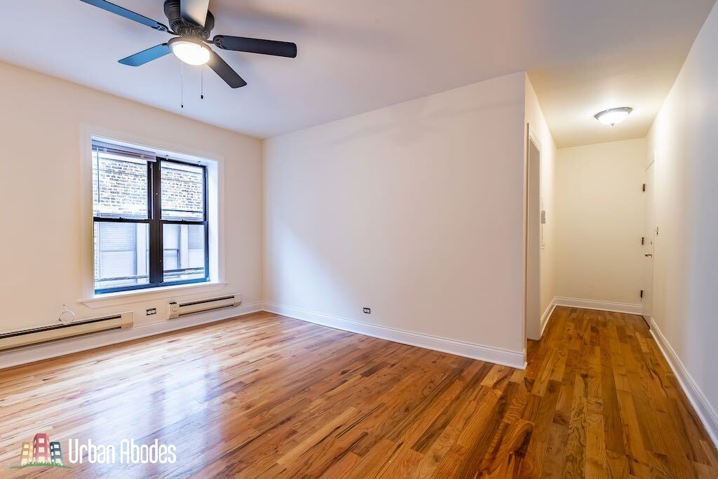 Building Photo - 816 W Cornelia Ave