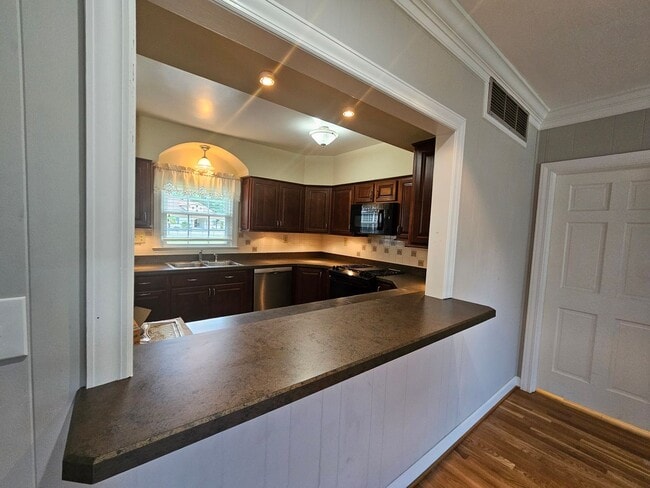 Building Photo - WITCH DUCK POINT