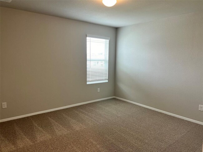 Building Photo - 229 Tall Grass Dr