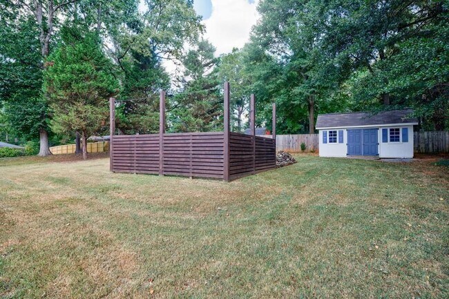 Building Photo - 390 Alpine Dr