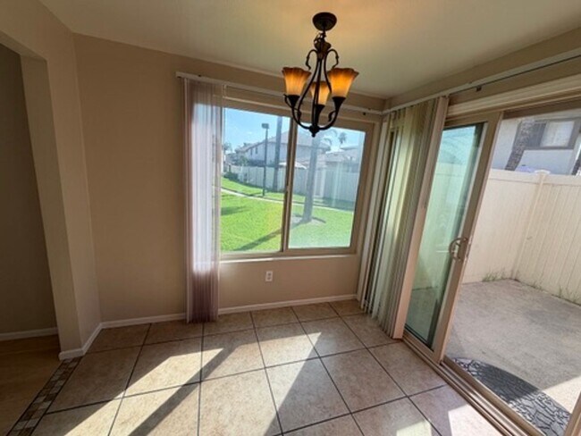 Building Photo - 941 Pinyon Ct