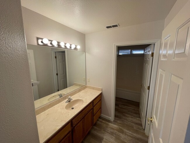 Building Photo - 3 bedroom 2 bath, Mission Ranch Neighborhood, Turnkey ready to move in.