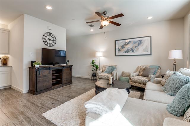 Building Photo - 2760 Starburst Dr