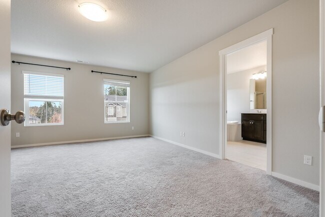 Building Photo - Beautiful Newer Build 5 Bed 3 Bath Beaverton Rental Home!