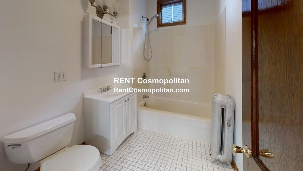 Building Photo - 306 Fellsway W