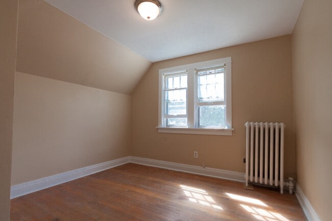 Building Photo - 2642 Kendall Avenue