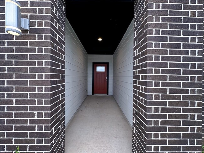 Building Photo - 29402 Ella Larchmont Ct