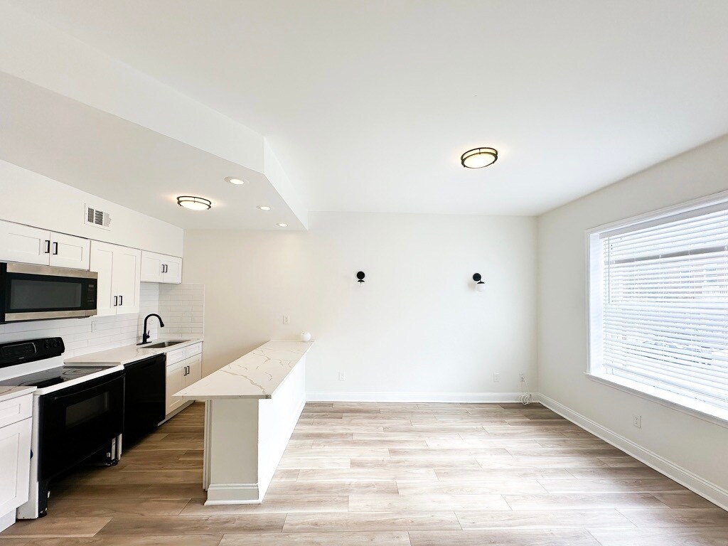 Building Photo - 2747 Armand Pl