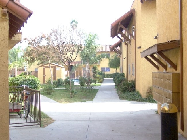 Building Photo - Vincent Village Apartments