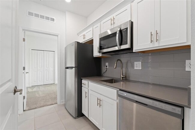 Building Photo - 4751 Waltham Forest Dr