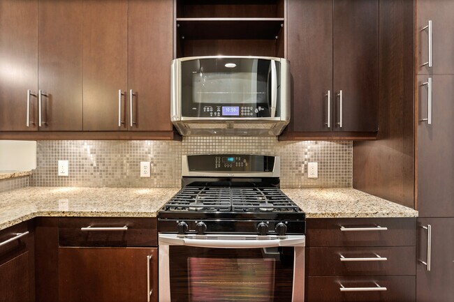 Building Photo - 870 Inman Vlg Pkwy NE