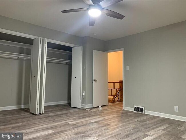 Building Photo - 206 E Walnut Park Dr