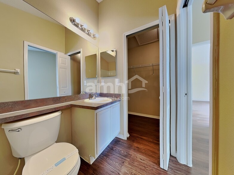 Building Photo - 1468 Carey Glen Cir