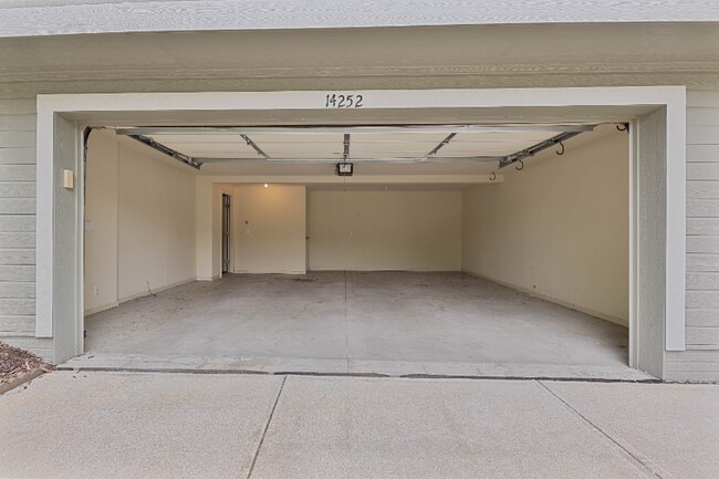 Building Photo - 14252 Newport Ave