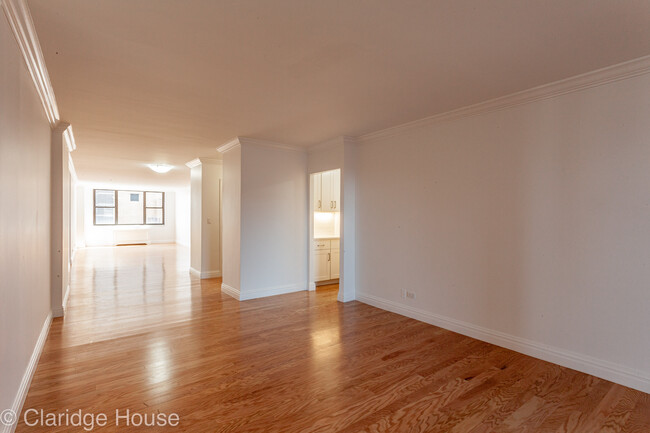 Interior Photo - Claridge House