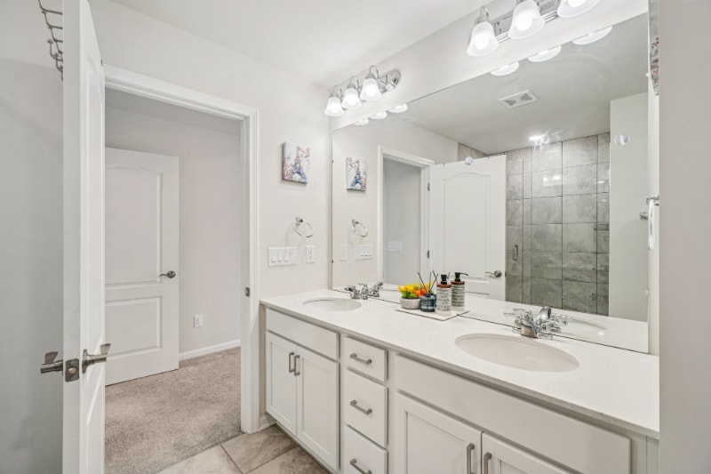 Building Photo - 525 Addison Cir