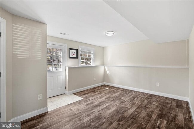 Building Photo - 507 Lindsay Ct