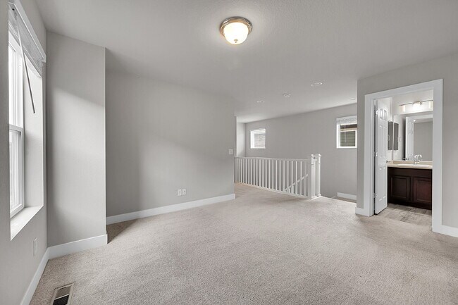 Building Photo - $2,850.00 - 3 Bedrooms, 2.5 Bathrooms, Sin...