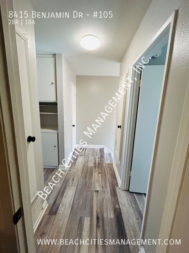 Building Photo - Beautifully Updated 2 Bedroom, 1 Bath with...