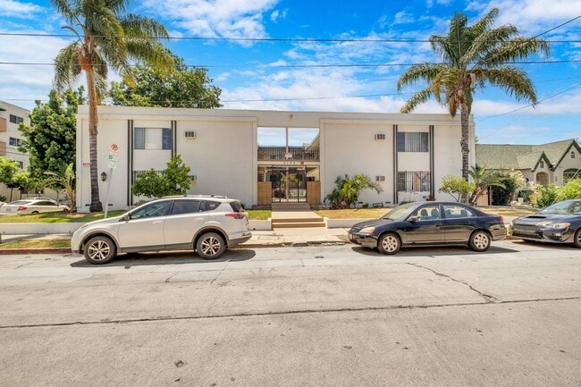 Building Photo - 5105 Bakman Ave