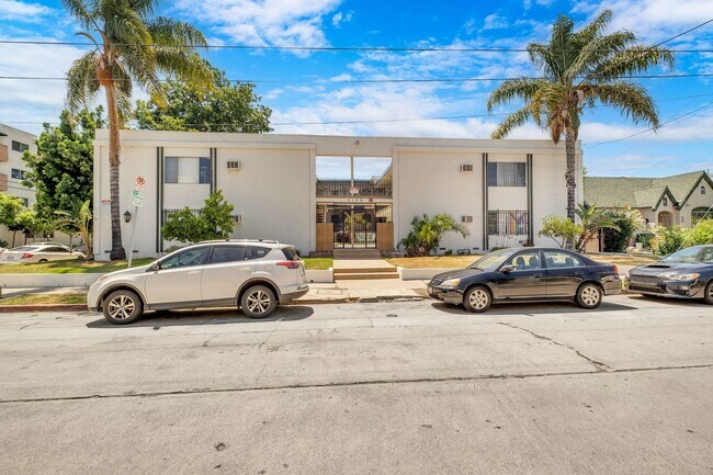 Building Photo - Spacious 1 Bedroom Apartments with Parking - Noho Arts District