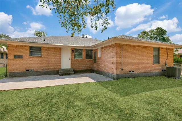 Building Photo - 1815 Greendale Dr