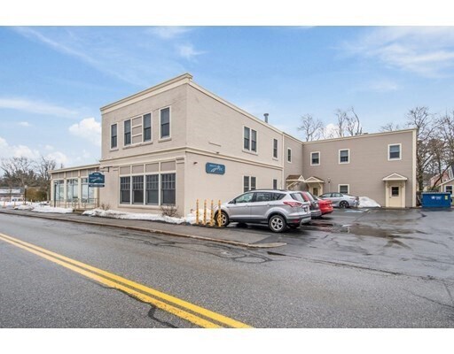 Building Photo - 1269 Main St