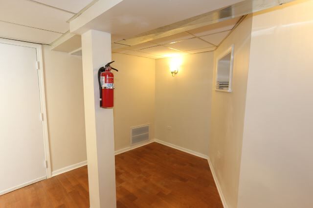 Building Photo - 1473 W Erie St