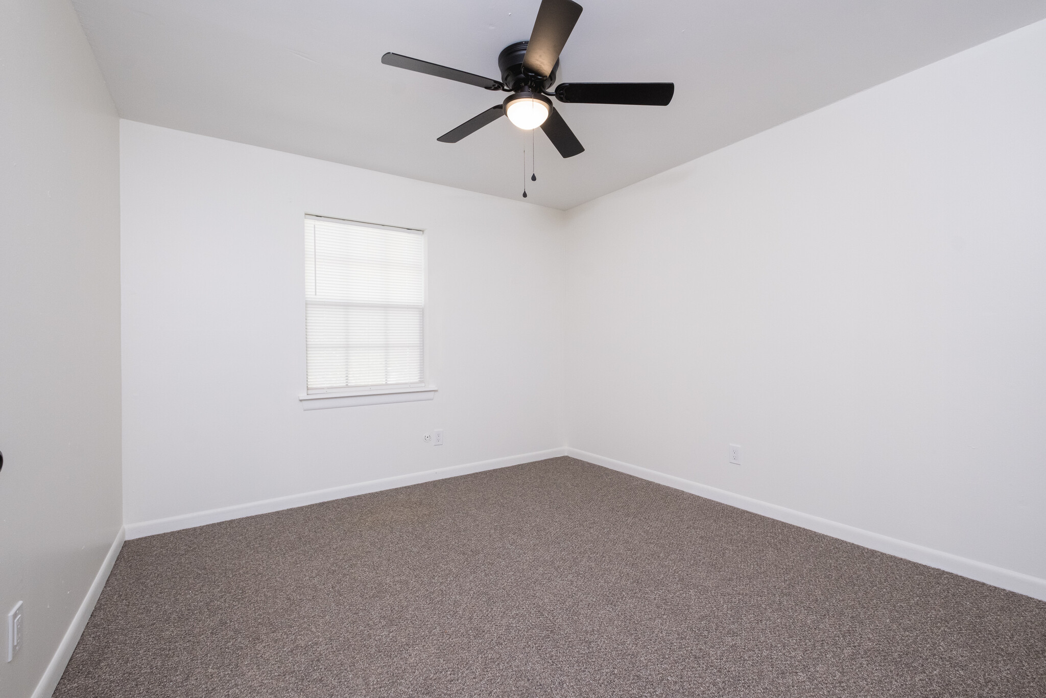 Building Photo - 12 Rio Grande Forest Dr