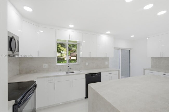 Building Photo - 22384 Thousand Pines Ln