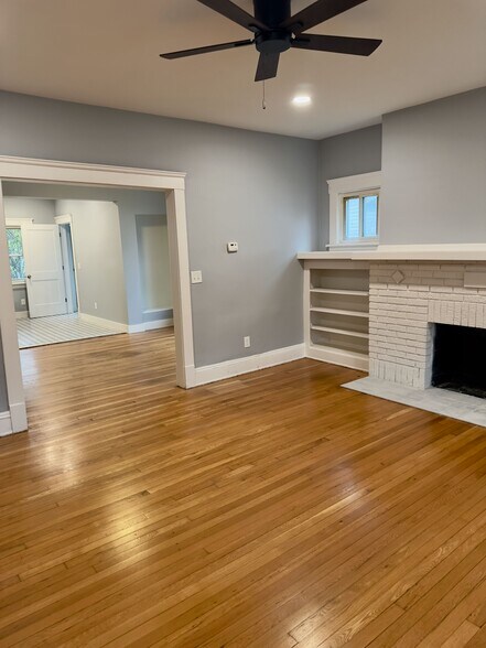 Living Room - 2409 Woodmere Dr