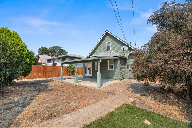 Building Photo - 1113 W Montgomery Ave