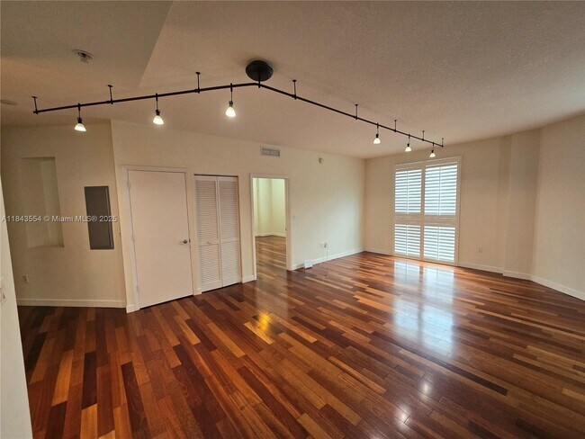 Building Photo - 7275 SW 89th St