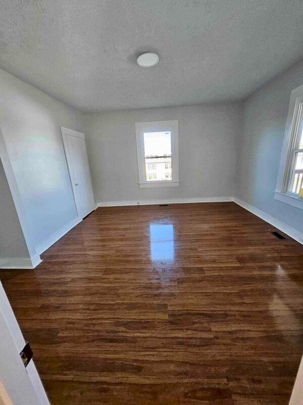 Building Photo - 626 Monroe St