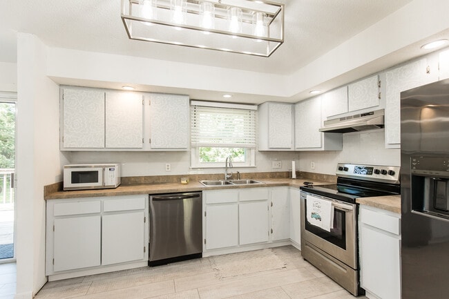 Building Photo - 3409 Cedar Ln