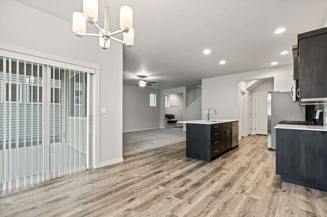 Building Photo - LOCATION!! Pristine Newer 4BR/2.5BA Home in Meridian’s Verado Subdivision