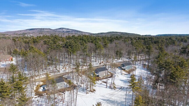 Building Photo - 142 S Main St