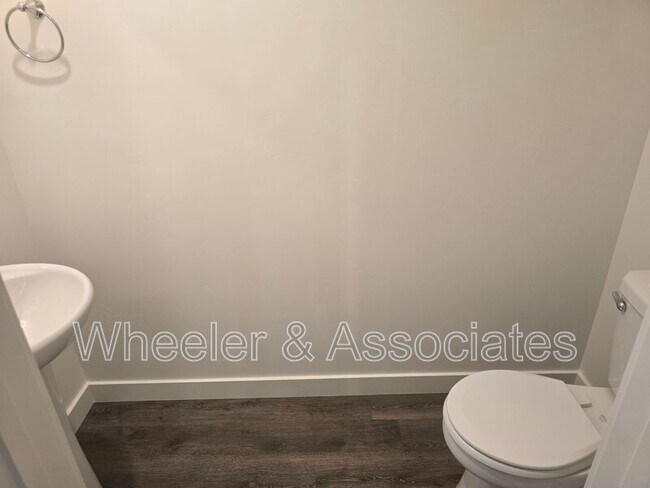 Building Photo - 444 W 1080 S